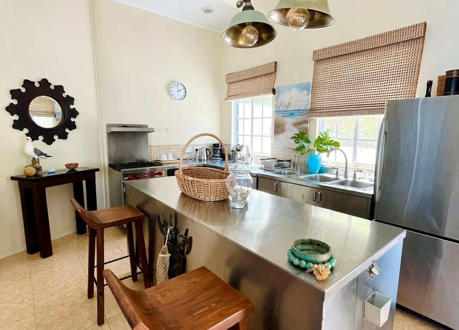 Sea View Apartments كينغستاون